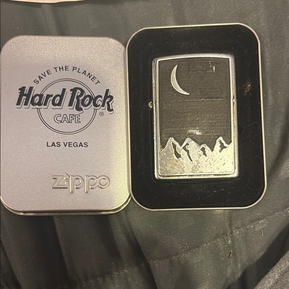 Black and Silver Zippo-Style Lighter Marlboro edition vintage